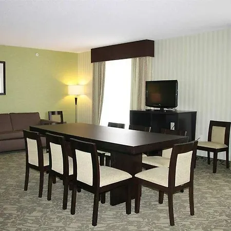 Hampton Inn Detroit Roseville 