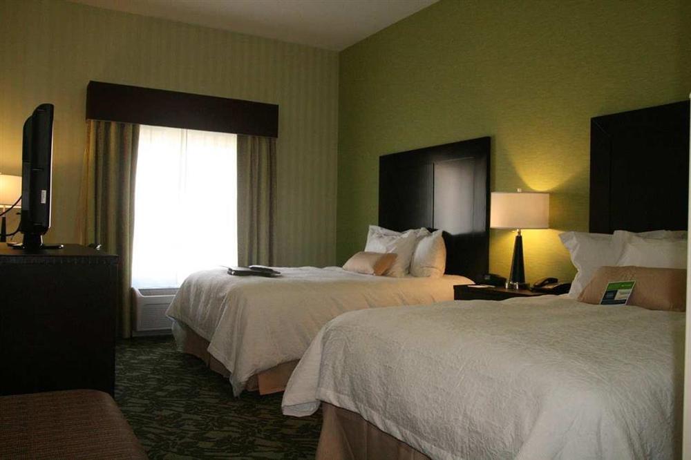 Hampton Detroit Roseville