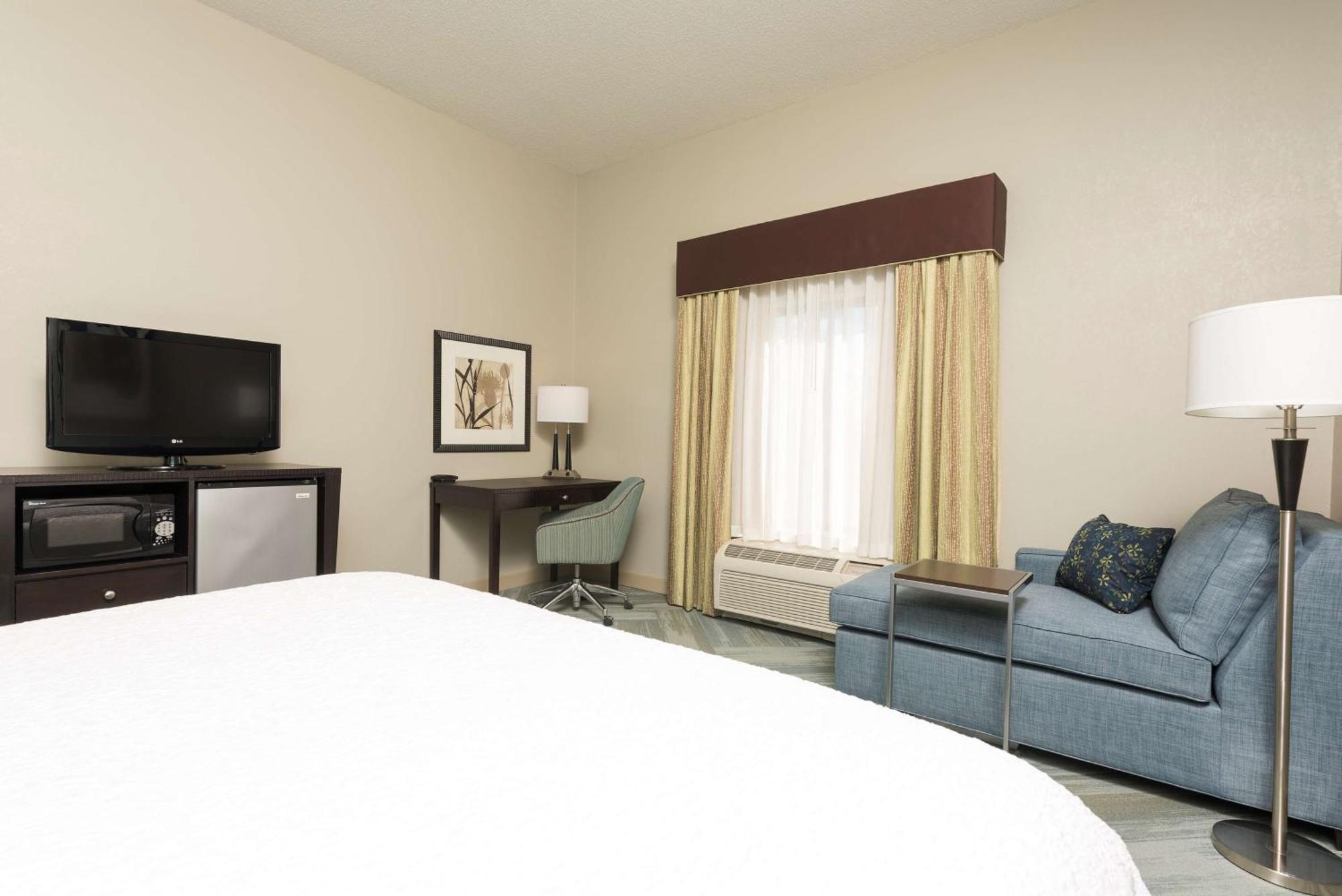 Hampton Detroit Roseville Hotel