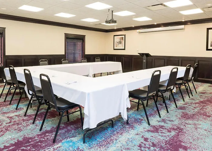 Hampton Inn Detroit Roseville