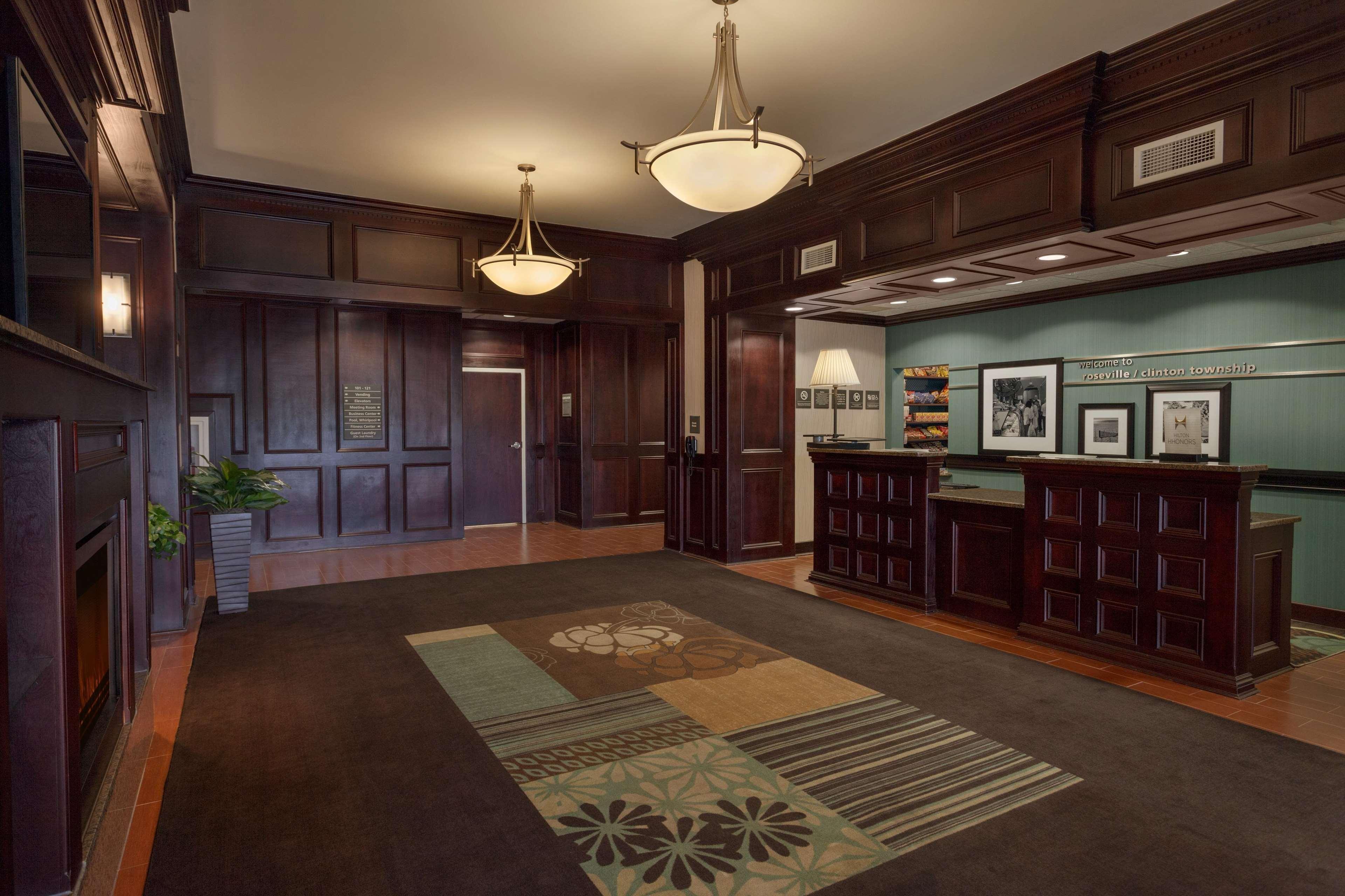 Hampton Detroit Roseville 3*