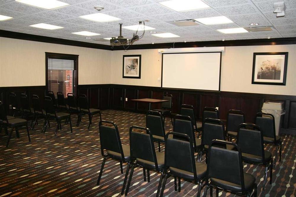 Hampton Detroit Roseville Hotel