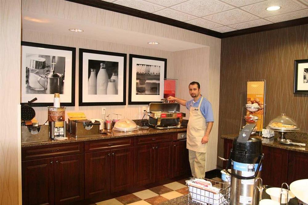 Hotel Hampton Detroit Roseville 3*