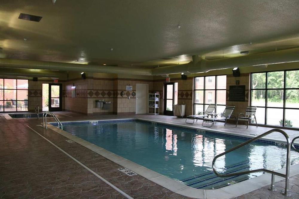 Hampton Detroit Roseville Hotel 3*