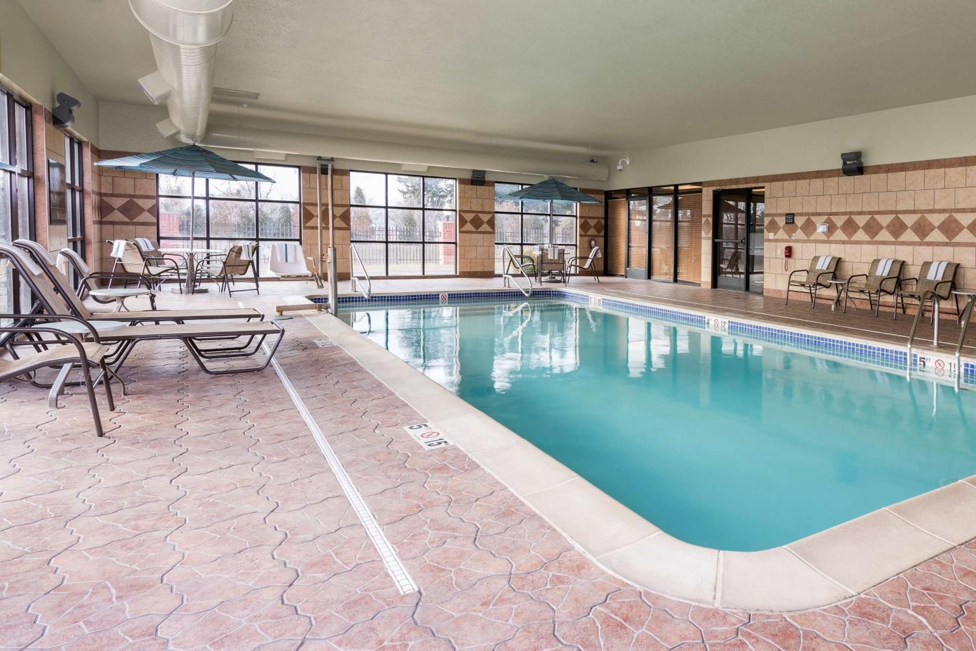Hotel Hampton Detroit Roseville Clinton Township