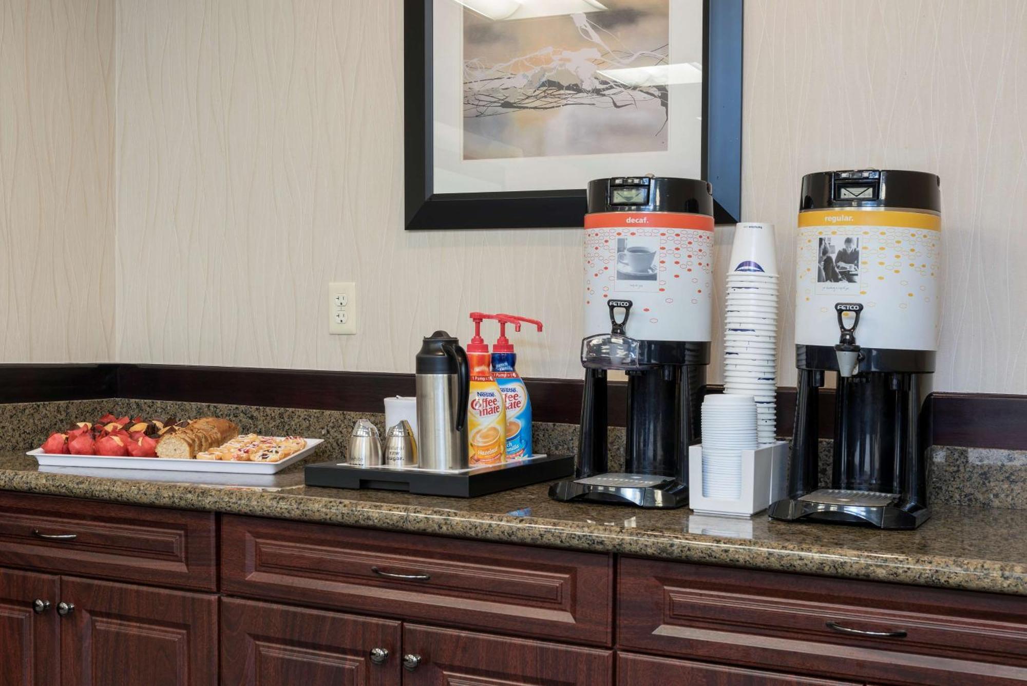 Hampton Detroit Roseville Hotel Clinton Township