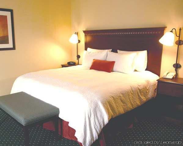 Hampton Detroit Roseville