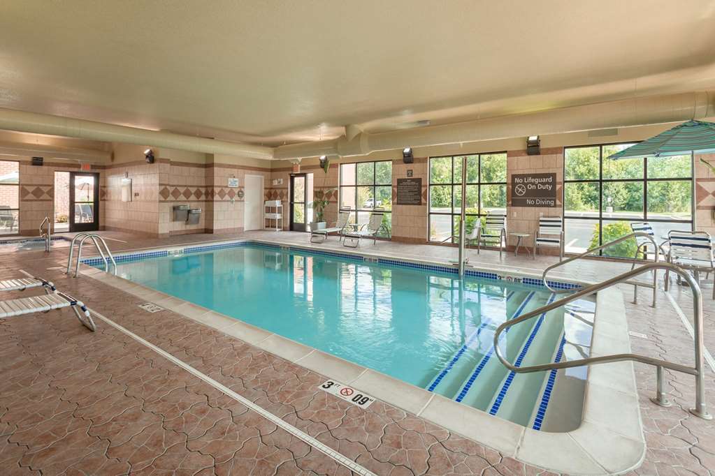 Hampton Detroit Roseville Hotel 3*